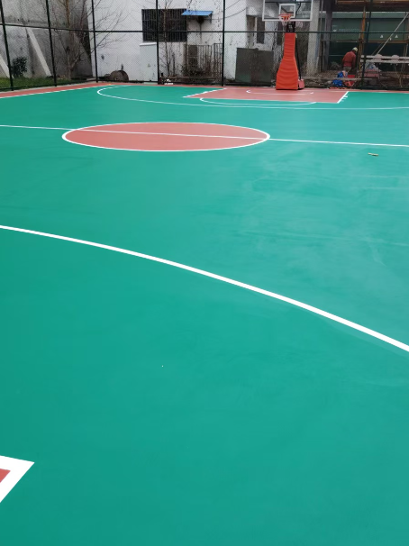 洪泽 球场长期使用易出现地面开裂